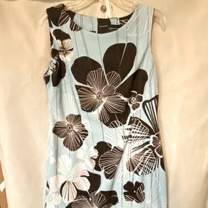 Stunning sleeveless sheath dress